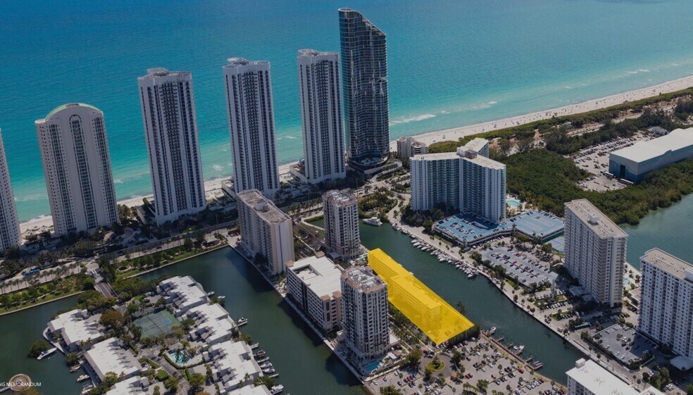 220 Kings Point Dr, Sunny Isles Beach, FL à vendre - Photo de l’immeuble – Image 3 sur 10