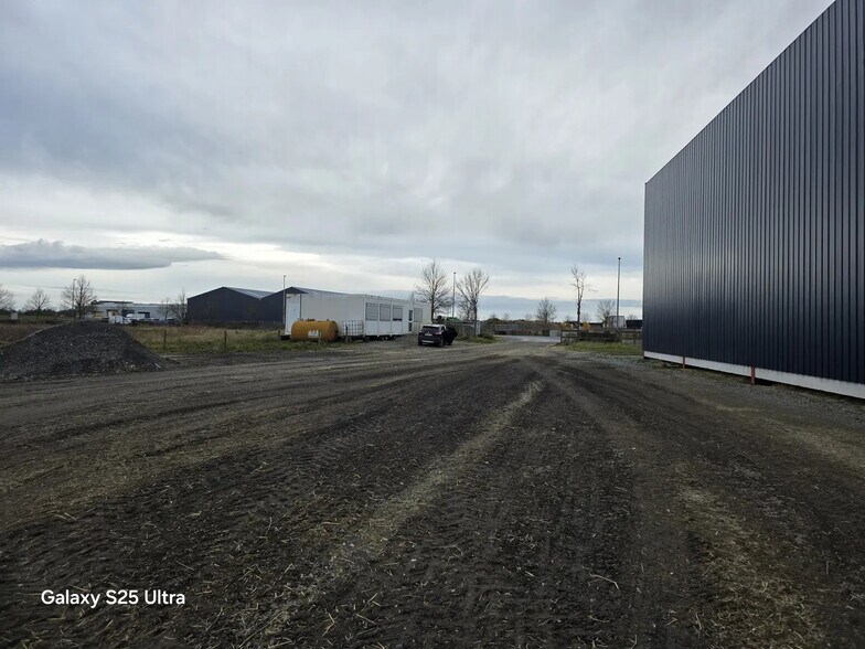 Industriel/Logistique dans Amfreville-sur-Iton à louer - Photo de l’immeuble – Image 3 sur 3
