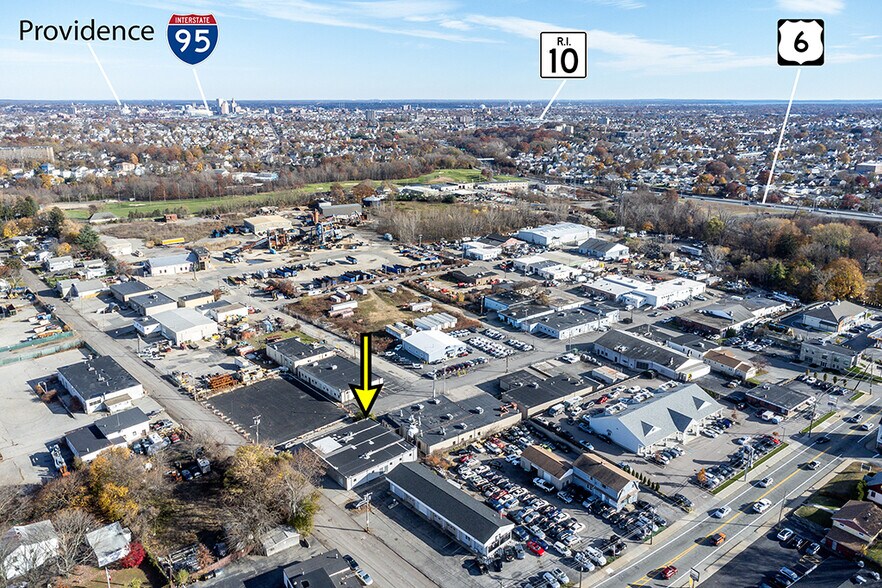 8-14 Dyerville Ave, Johnston, RI à louer - Aérien – Image 1 sur 12