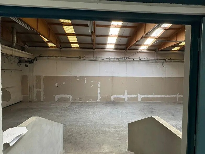 Local d'activités dans Chassieu à vendre - Photo intérieure – Image 3 sur 14