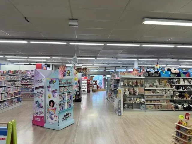 Local commercial dans Sarlat-la-Canéda à louer - Photo de l’immeuble – Image 2 sur 3