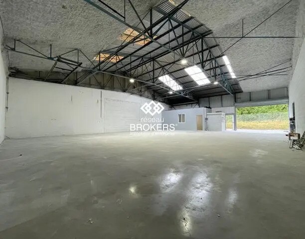 Industriel/Logistique dans Saint-Vincent-de-Mercuze à vendre - Photo de l’immeuble – Image 1 sur 7