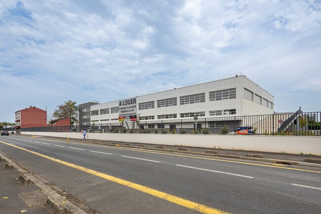 Plus de détails pour Industriel/Logistique à louer