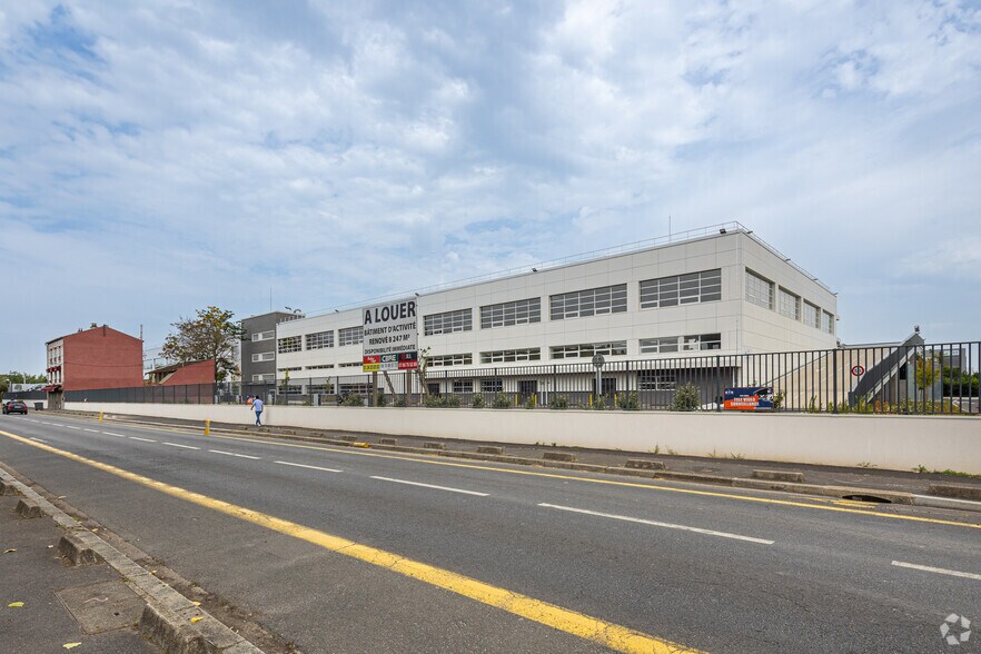 Avenue Louis Roche, Gennevilliers, Gennevilliers à louer - Photo principale – Image 1 sur 3