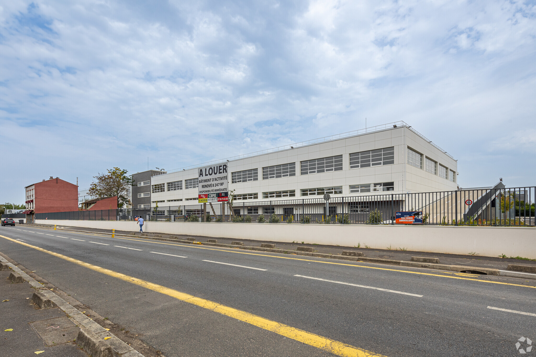 Industriel/Logistique dans Gennevilliers à louer Photo principale– Image 1 sur 3