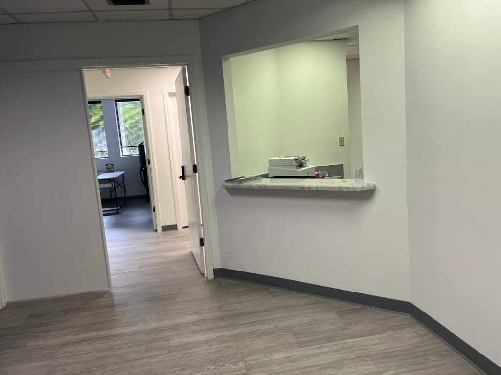 700 W Hillsboro Blvd, Deerfield Beach, FL à louer Photo intérieure– Image 1 sur 8