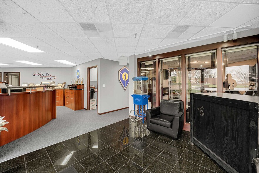 1175 Jansen Farm Ct, Elgin, IL à vendre - Photo intérieure – Image 3 sur 22
