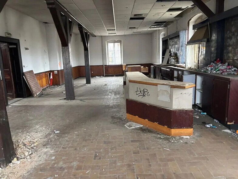 Local commercial dans Montigny-lès-Metz à vendre - Photo intérieure – Image 2 sur 5