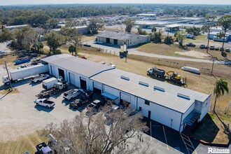 330 W Brannen Rd, Lakeland, FL à louer Photo de l’immeuble– Image 1 sur 16