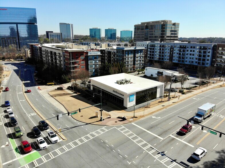 1105 Hammond Dr NE, Sandy Springs, GA à vendre - Photo de l’immeuble – Image 2 sur 8
