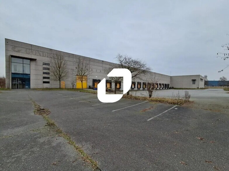 Industriel/Logistique dans Roncq à vendre - Photo de l’immeuble – Image 1 sur 12