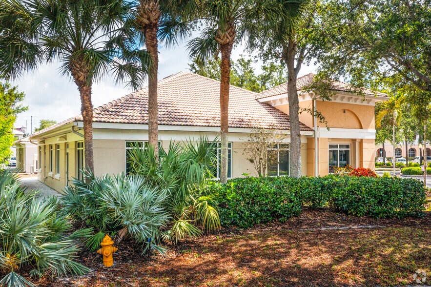 26649-26651 Dublin Woods Cir, Bonita Springs, FL à louer - Photo de l’immeuble – Image 2 sur 7