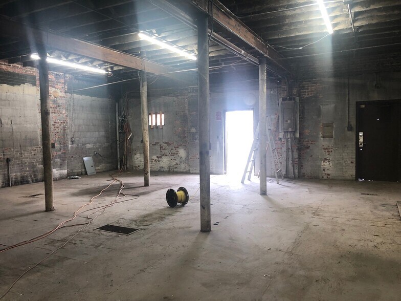 3621 Mexico St, Pittsburgh, PA à vendre - Photo intérieure – Image 2 sur 6