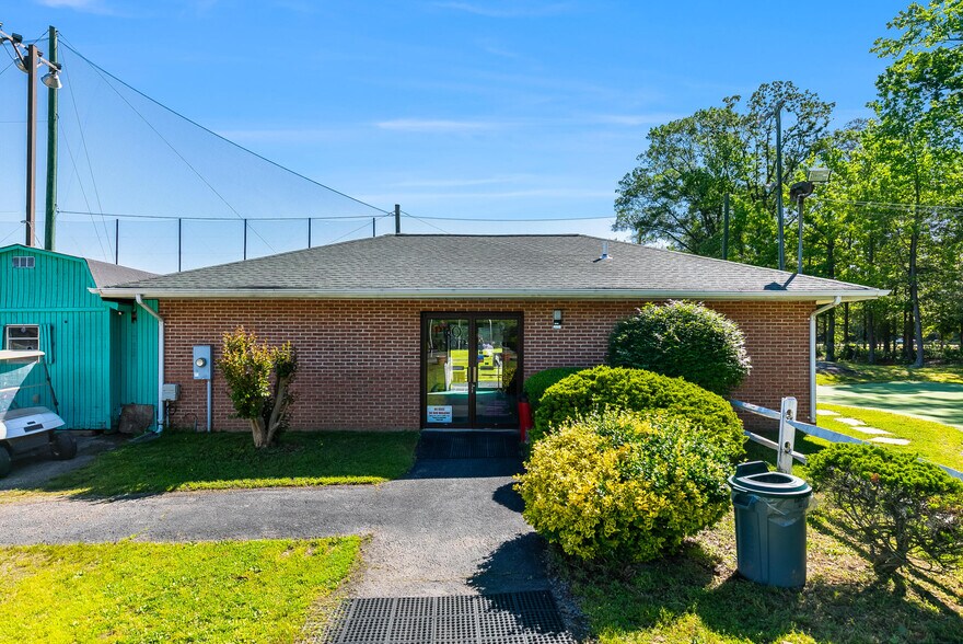 5075 Crain Hwy, La Plata, MD à vendre - Photo principale – Image 1 sur 39