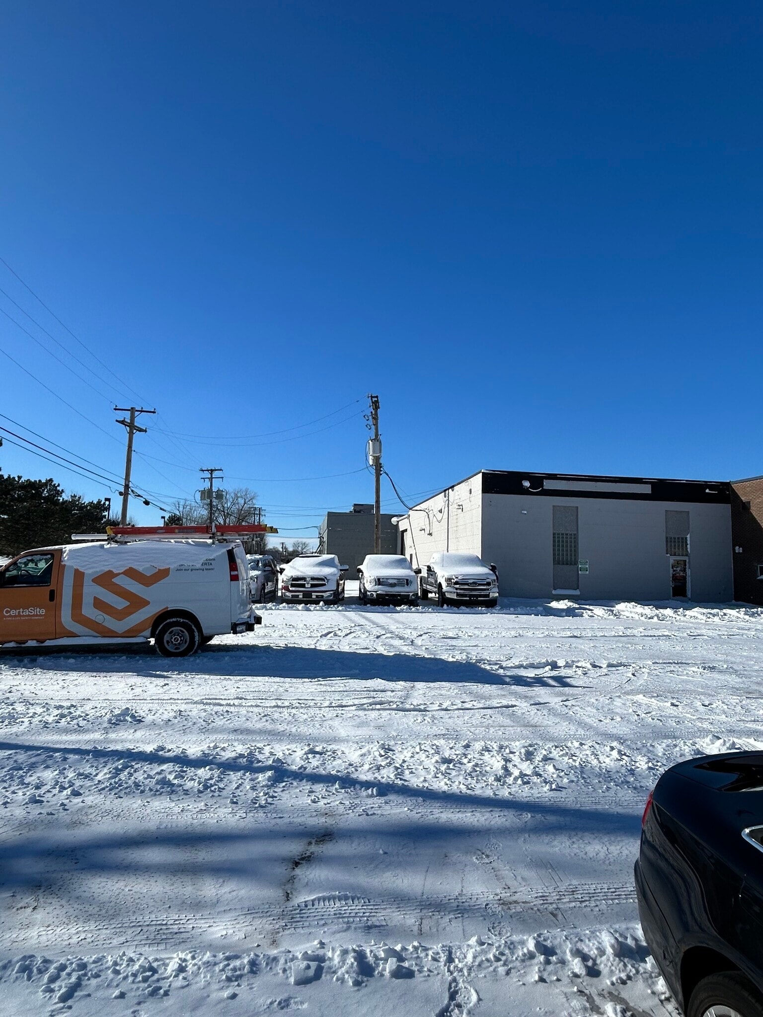 1251 Rochester Rd, Troy, MI à louer Photo principale– Image 1 sur 7