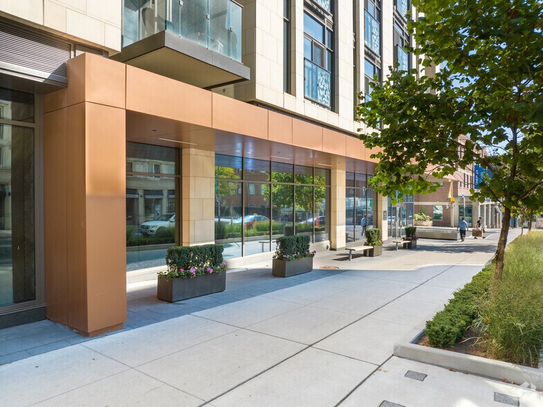 1331 Yonge St, Toronto, ON à louer - Photo de l’immeuble – Image 3 sur 7