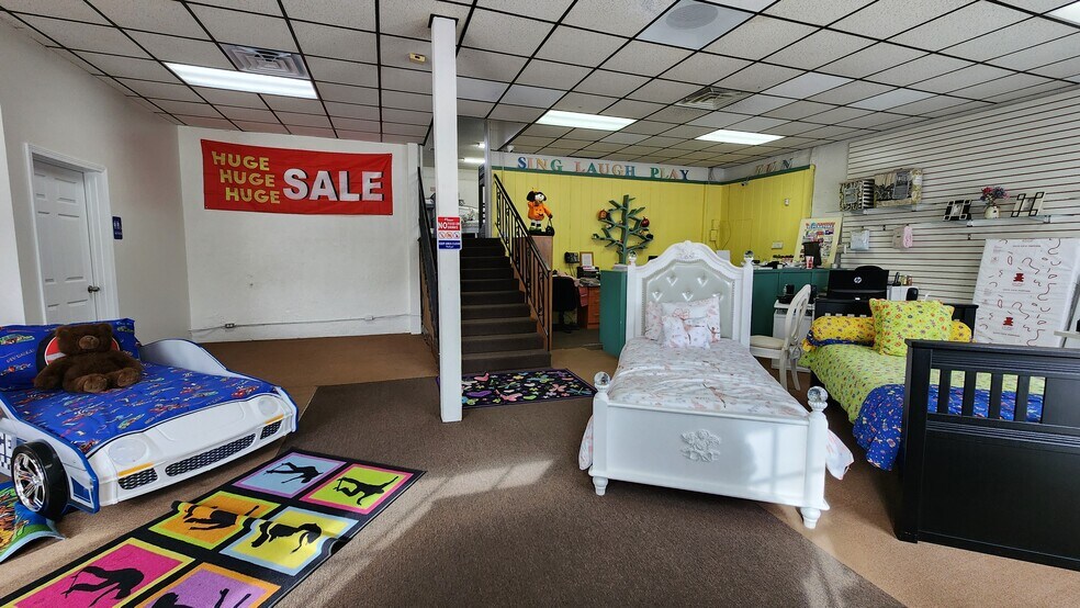 2751 Colorado Blvd, Los Angeles, CA à louer - Photo de l’immeuble – Image 3 sur 16