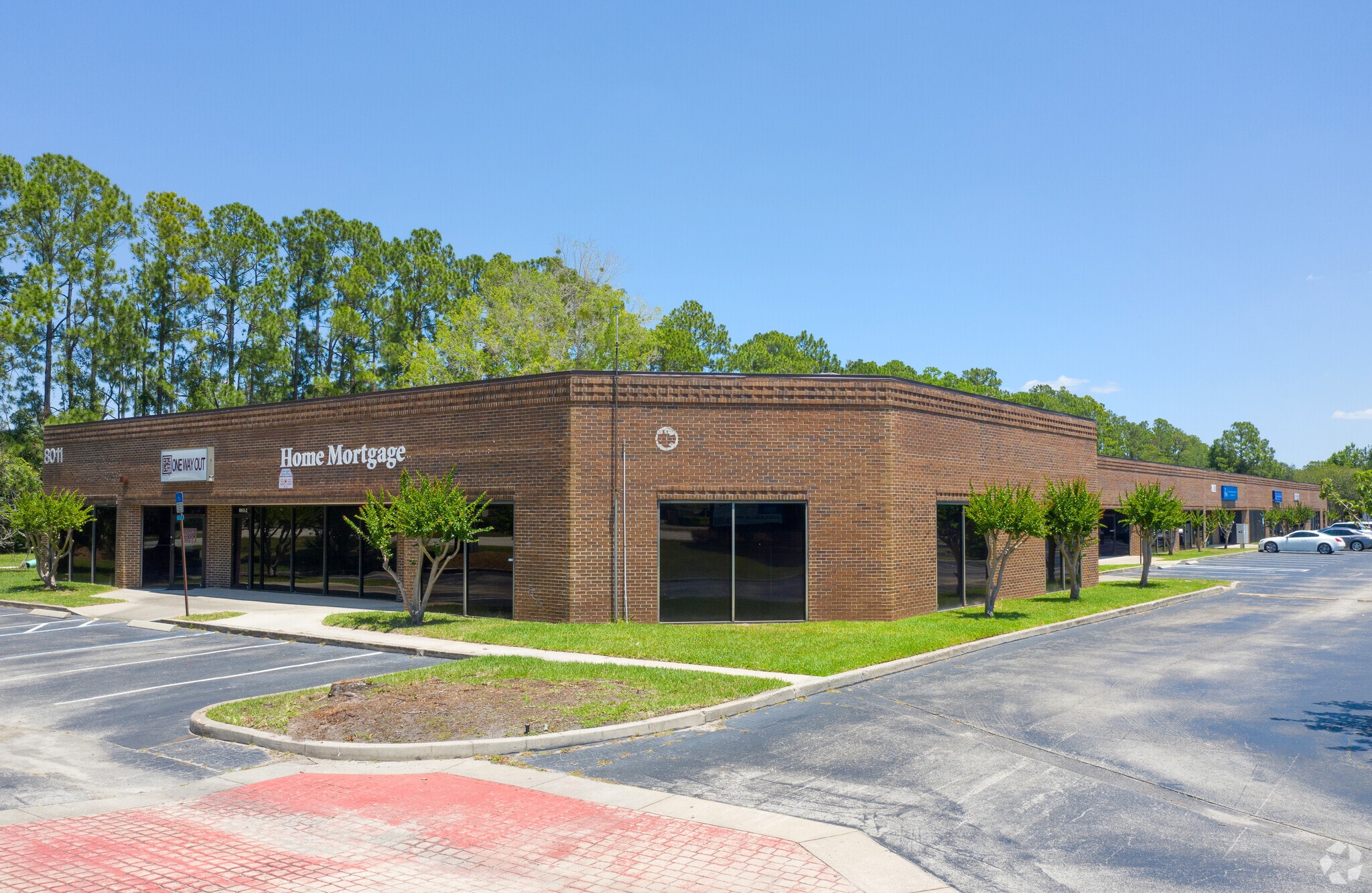 8011 Philips Hwy, Jacksonville, FL à louer Photo principale– Image 1 sur 12