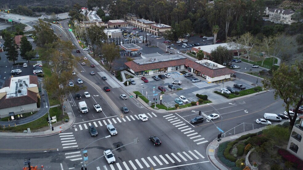 12880-12890 Rancho Penasquitos Blvd, San Diego, CA à louer - Photo de l’immeuble – Image 2 sur 8