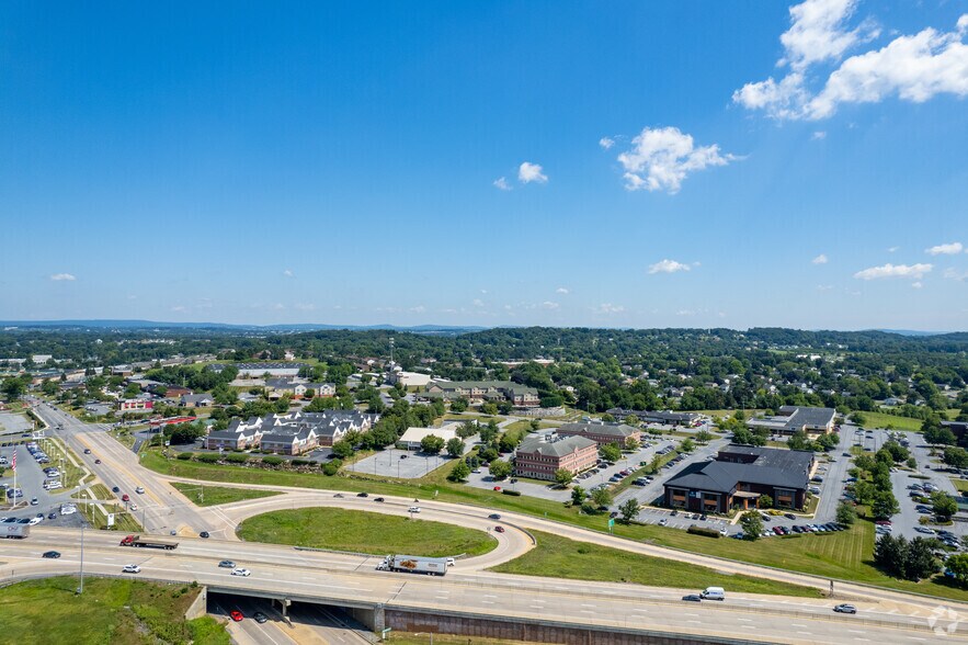 205 Granite Run Dr, Lancaster, PA à louer - Aérien – Image 3 sur 6
