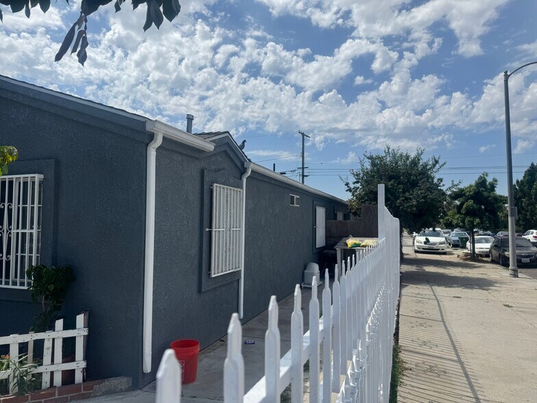 4901 S Normandie Ave, Los Angeles, CA à vendre - Photo de l’immeuble – Image 2 sur 7