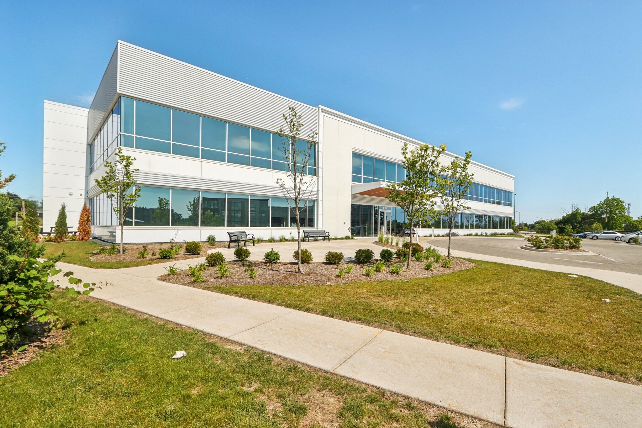 4300 W Layton Ave, Greenfield, WI à louer Photo principale– Image 1 sur 20