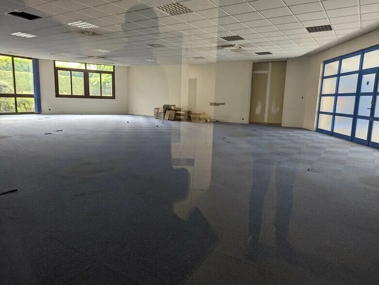 Bureau dans Saint-Étienne-du-Rouvray à louer - Photo de l’immeuble – Image 2 sur 6
