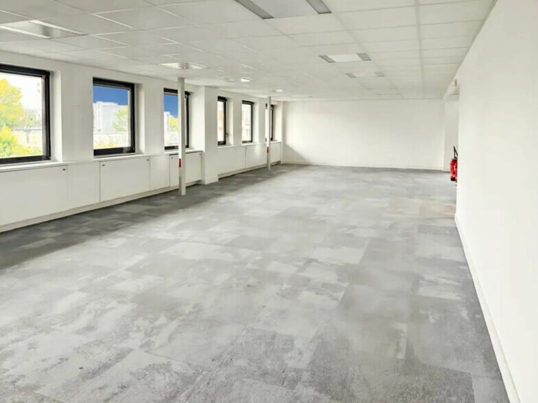 Bureau dans Maisons-Alfort à louer - Photo intérieure – Image 2 sur 8