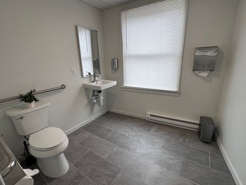 22-24 N Main St, Port Chester, NY à louer - Photo intérieure – Image 3 sur 4