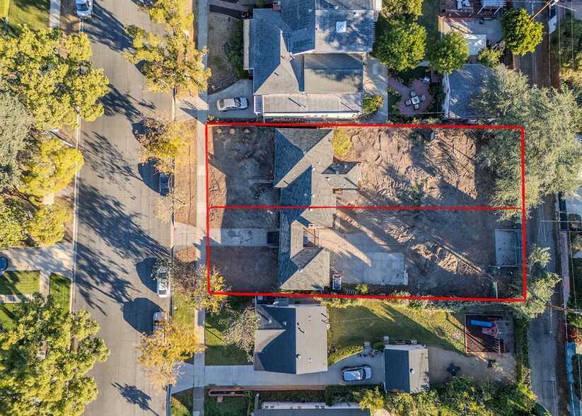 1320 N Lincoln St, Burbank, CA à vendre - Photo de l’immeuble – Image 2 sur 5