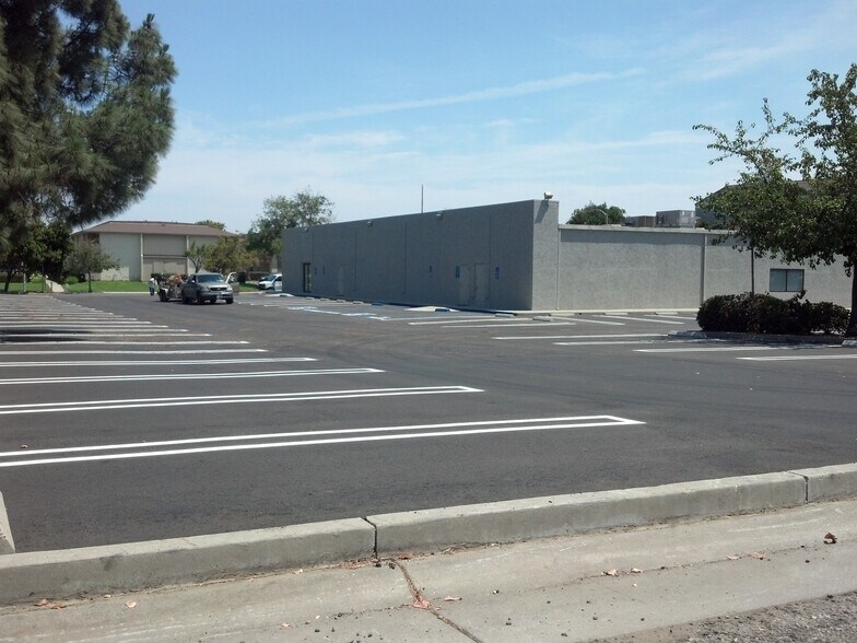 302 Carmen Ln, Santa Maria, CA à louer - Photo de l’immeuble – Image 2 sur 2