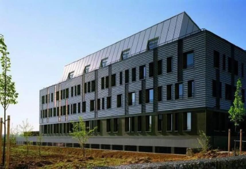 22 Avenue Lionel Terray, Jonage à louer - Photo de l’immeuble – Image 1 sur 3