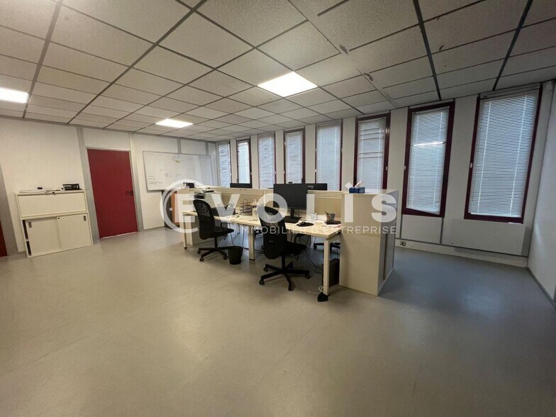 Bureau dans Les Ulis à louer - Photo intérieure – Image 2 sur 10