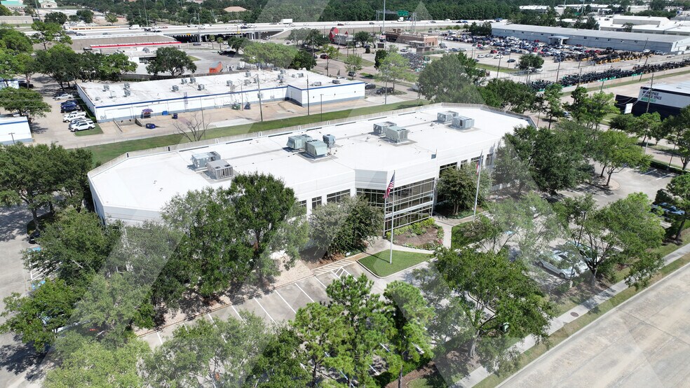 10750 Hammerly Blvd, Houston, TX à louer - Photo de l’immeuble – Image 2 sur 13