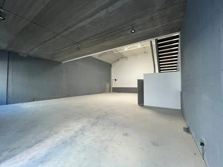 Local d’activités dans Vaux-le-Pénil à louer - Photo intérieure – Image 2 sur 9