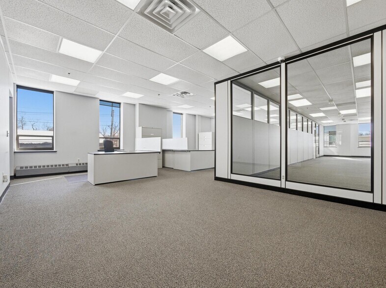 150 Hopper Ave, Waldwick, NJ à louer - Photo intérieure – Image 3 sur 14