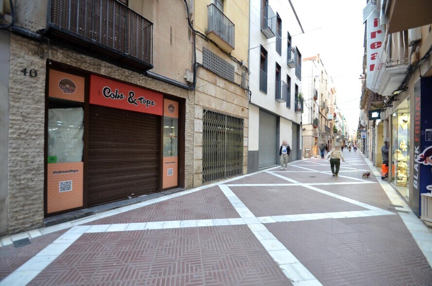 Carrer Caputxins, Vilanova i la Geltrú, Barcelona à louer - Photo de l’immeuble – Image 3 sur 3