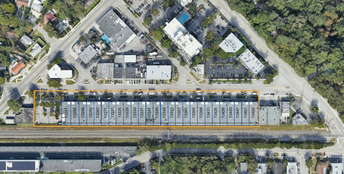 13251-13455 NE 17th Ave, Miami, FL à louer Photo de l’immeuble– Image 1 sur 1