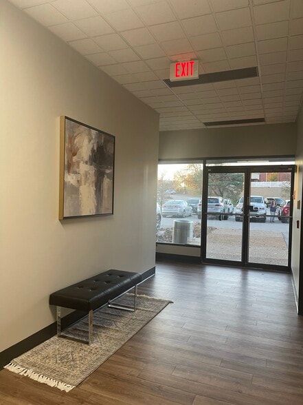 745 Craig Rd, Creve Coeur, MO à louer - Photo intérieure – Image 2 sur 5