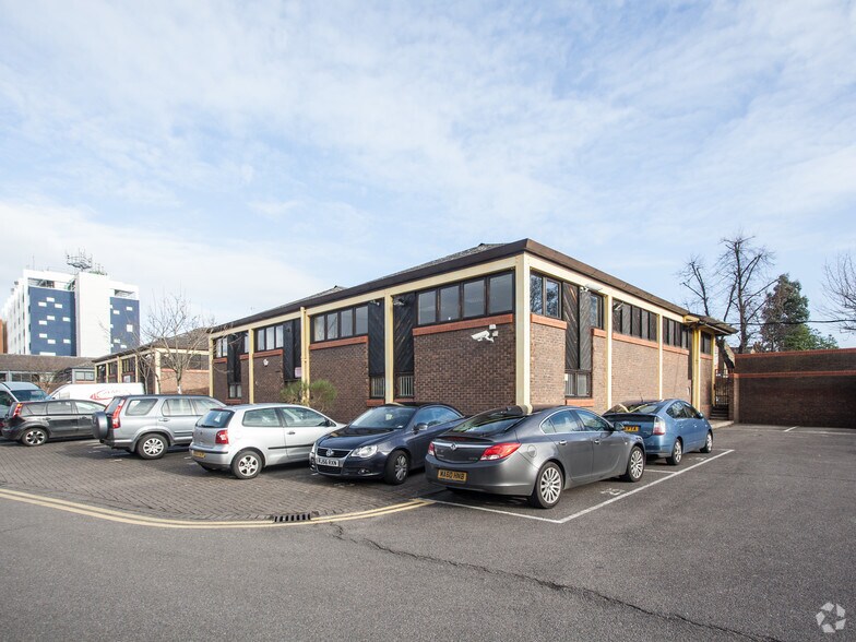 Station Rd, Teddington à vendre - Photo de l’immeuble – Image 3 sur 4