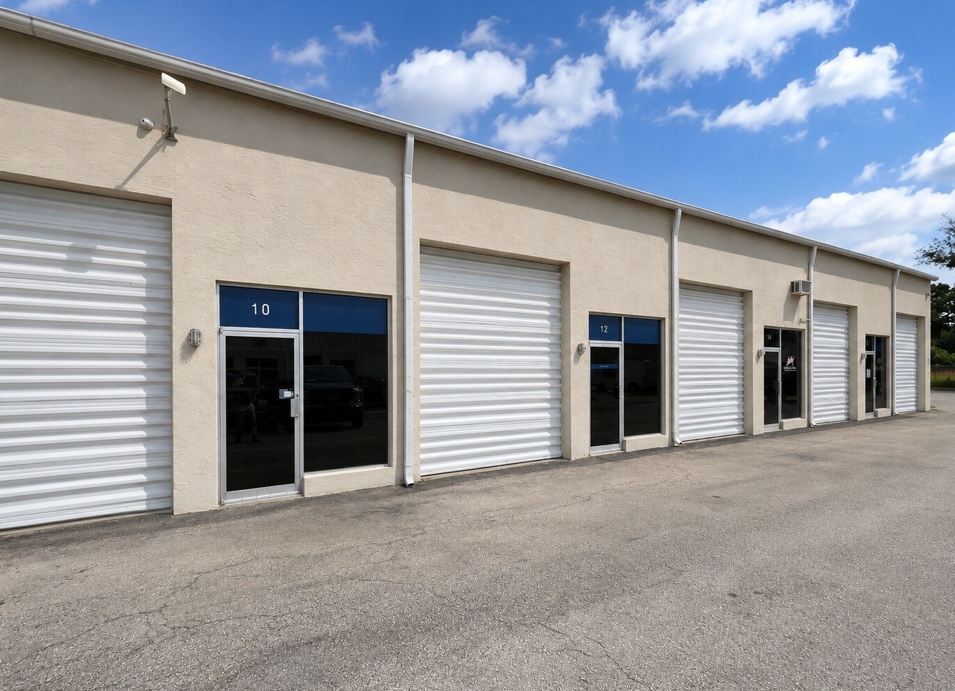 8254 Bama Ln, West Palm Beach, FL à louer Photo de l’immeuble– Image 1 sur 7