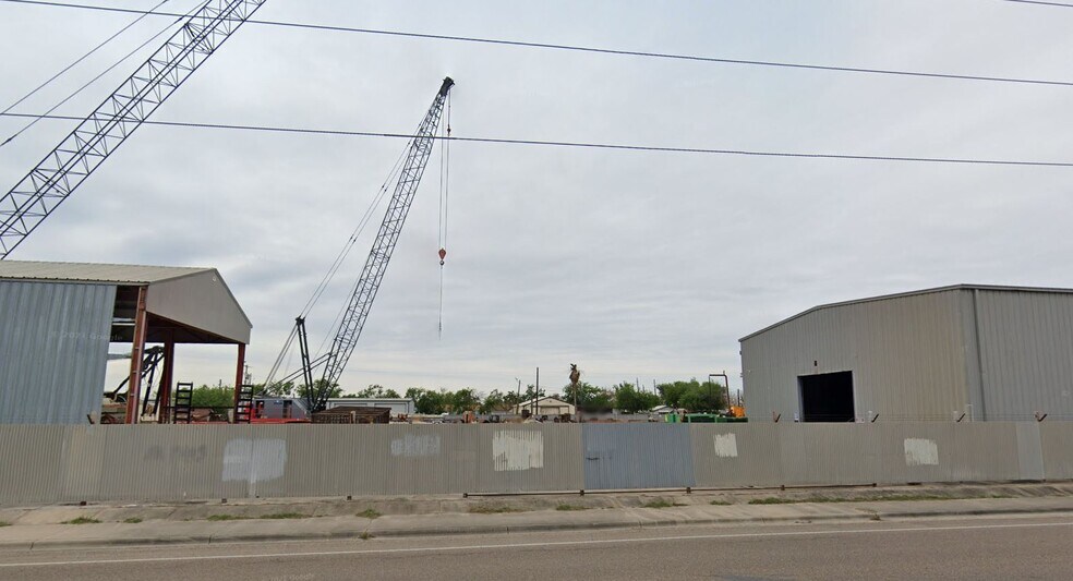 2434 Etring Ave portefeuille de 3 biens à vendre sur LoopNet.fr - Photo principale – Image 1 sur 1