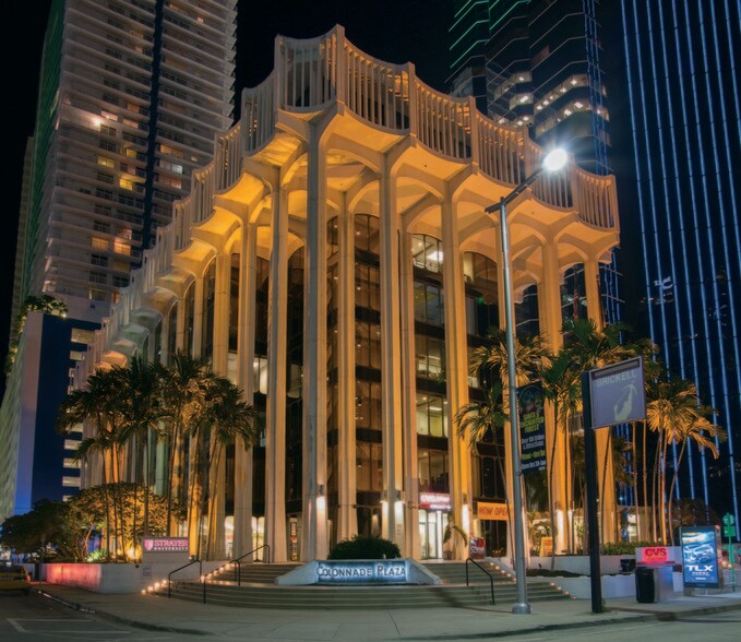 1201 Brickell Ave, Miami, FL à louer - Photo de l’immeuble – Image 3 sur 6