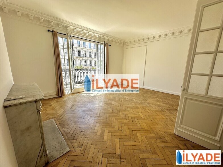Bureau dans Marseille à louer - Photo de l’immeuble – Image 2 sur 12