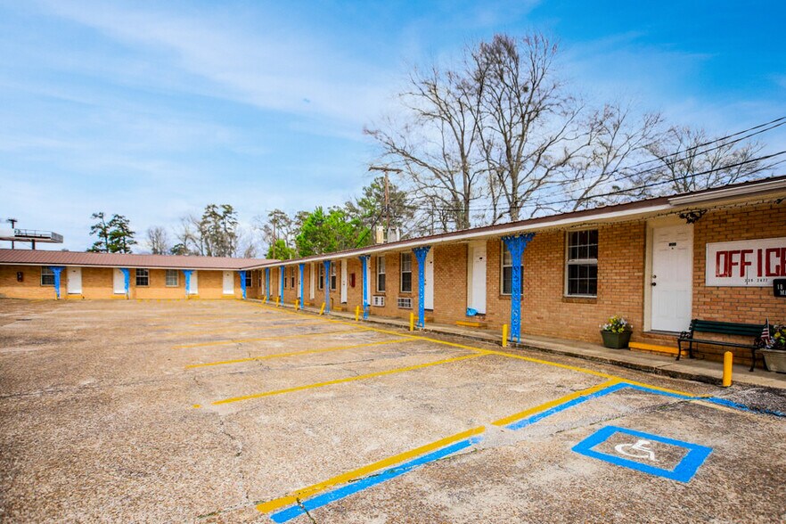 1801 S 5th St, Leesville, LA à vendre - Photo de l’immeuble – Image 1 sur 27