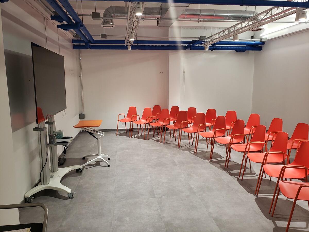 2450 Hollywood Blvd, Hollywood, FL 33020 - Lot 320 - - Photo intérieure - Image 1 of 18