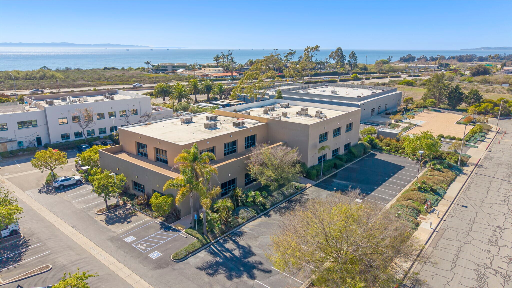 6398 Cindy Ln, Carpinteria, CA à vendre Photo principale– Image 1 sur 73