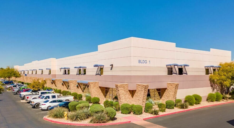 9299 W Olive Ave, Peoria, AZ à louer - Photo de l’immeuble – Image 2 sur 5