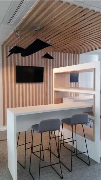53 Rue Du Port, Nanterre à louer - Photo de l’immeuble – Image 3 sur 10