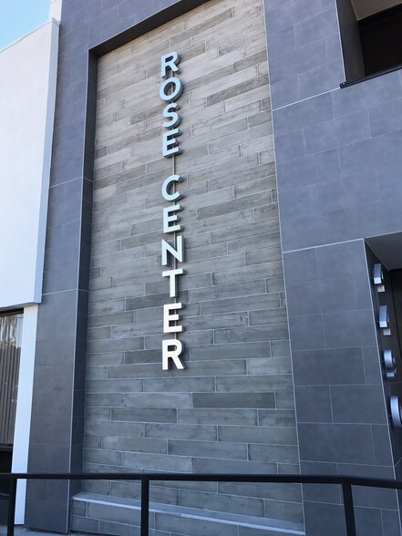 1277 Garnet Ave, San Diego, CA à louer - Photo de l’immeuble – Image 3 sur 27
